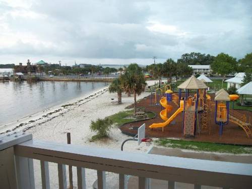Апарт отель Cedar Cove Beach And Yacht Club Сидар-Ки Экстерьер фото